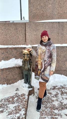 Valentina walked her coat through winter St. Petersburg 😍