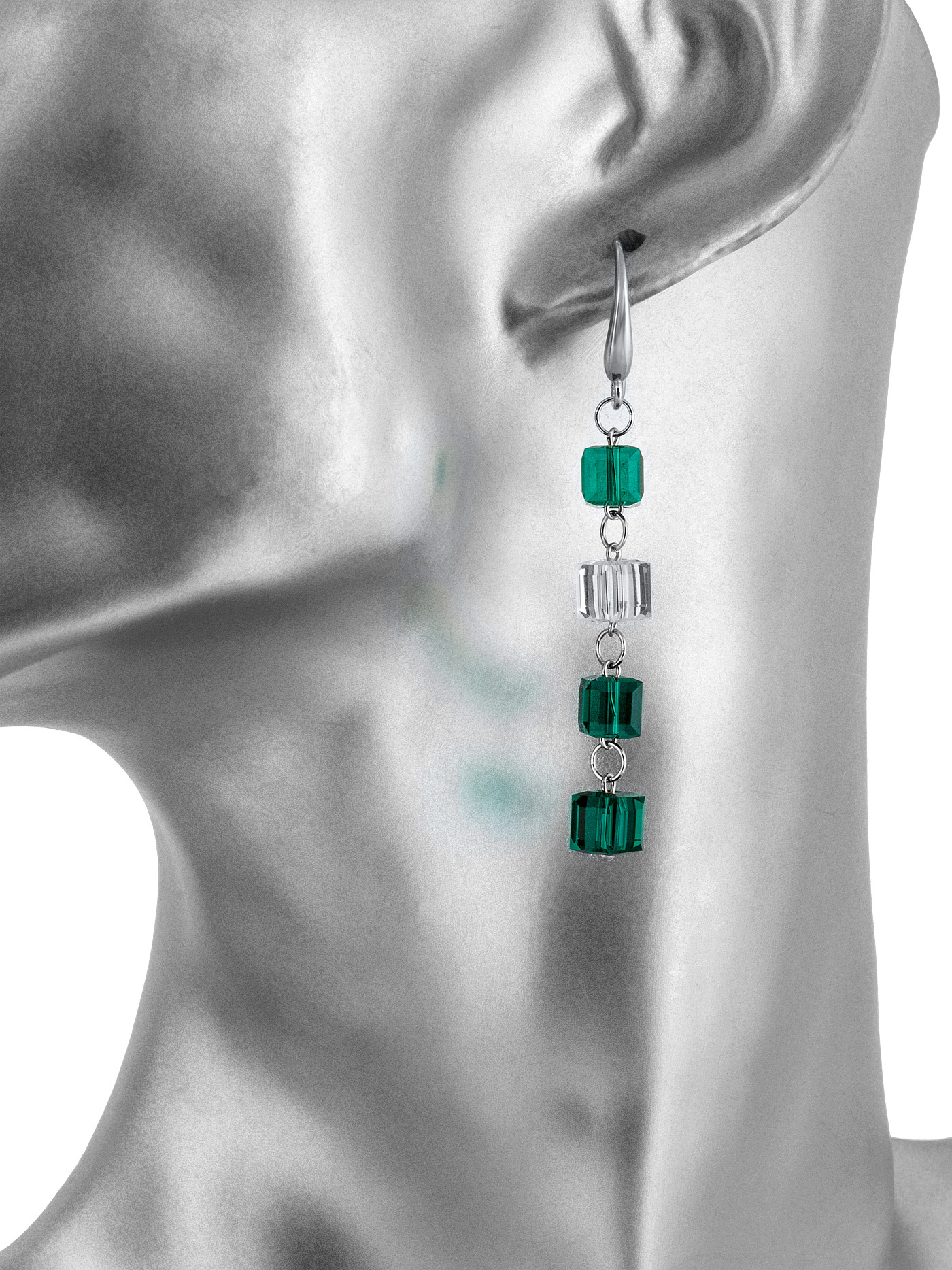 Асимметричные серебряные серьги с кристаллами Swarovski