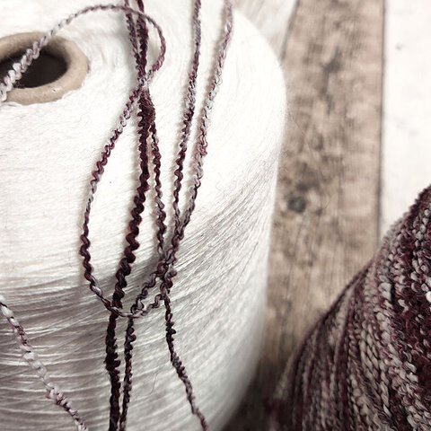 Пряжа фасонная CONTADOR 220 бело-бордовый