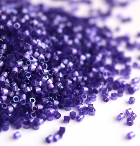 DB-1810 Бисер цилиндрический Миюки делика 11/0 /Miyuki delica 11/0 Silk Satin Dyed Purple