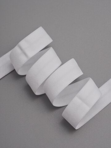 Бейка эластичная холодная белая матовая ширина 15 мм