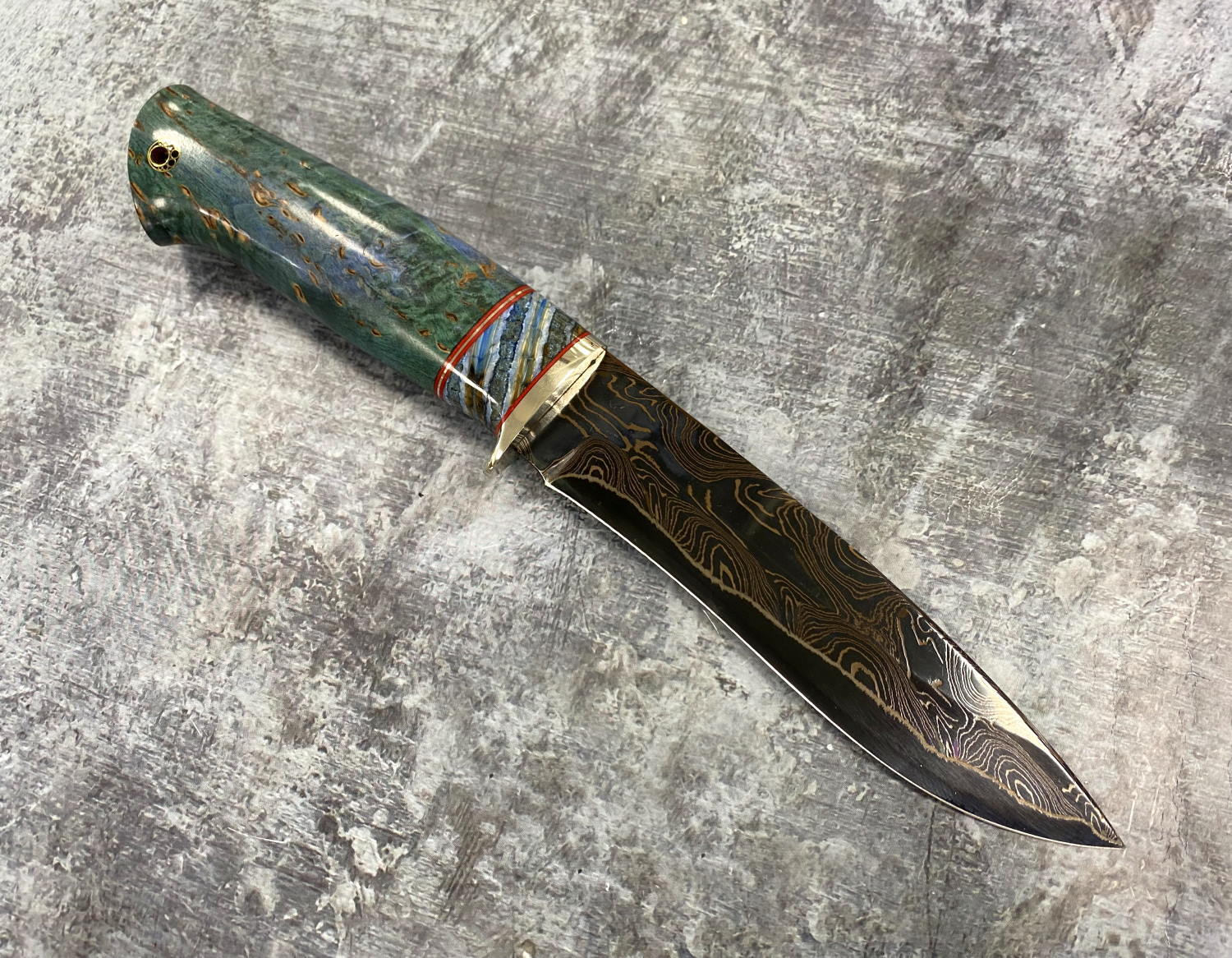 Старинный столовый прибор. Советские столовые приборы с дубовыми листочками. Сталь и мельхиор. Булатизированная х12мф. Купить в спб нож волк дамаск рукоять мельхиор.