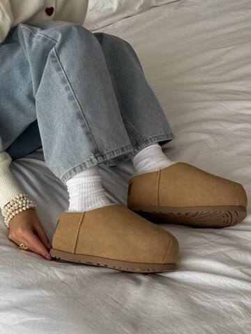 UGG Pumped Slide Mustard Seed