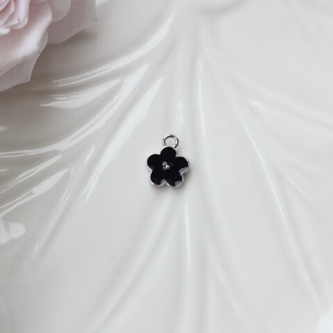 Подвеска Цветок с эмалью 11*9 мм, чёрная, родий, П1047