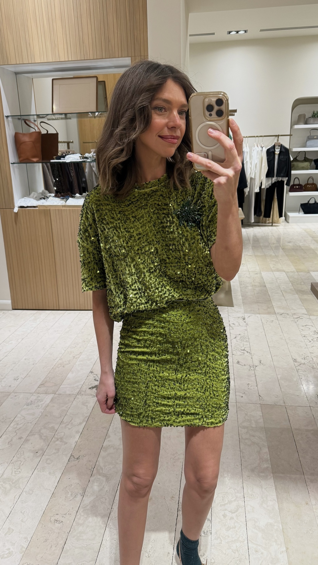 Мини юбка из бархата усыпанного пайетками