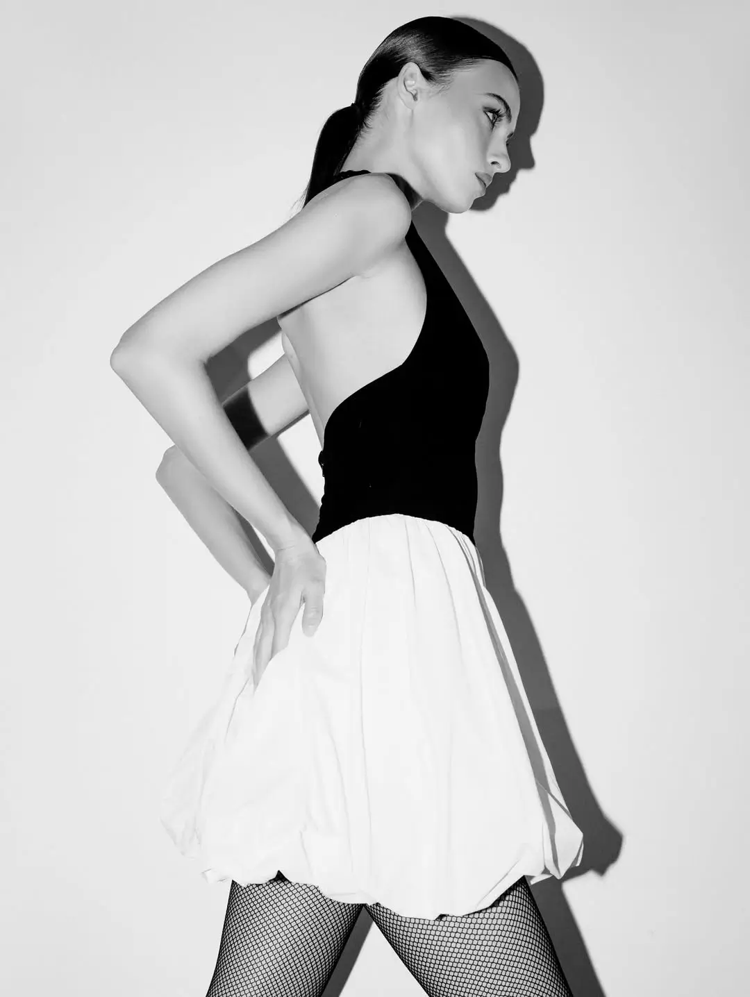 Платье-баллон с открытой спиной, Черно-белый