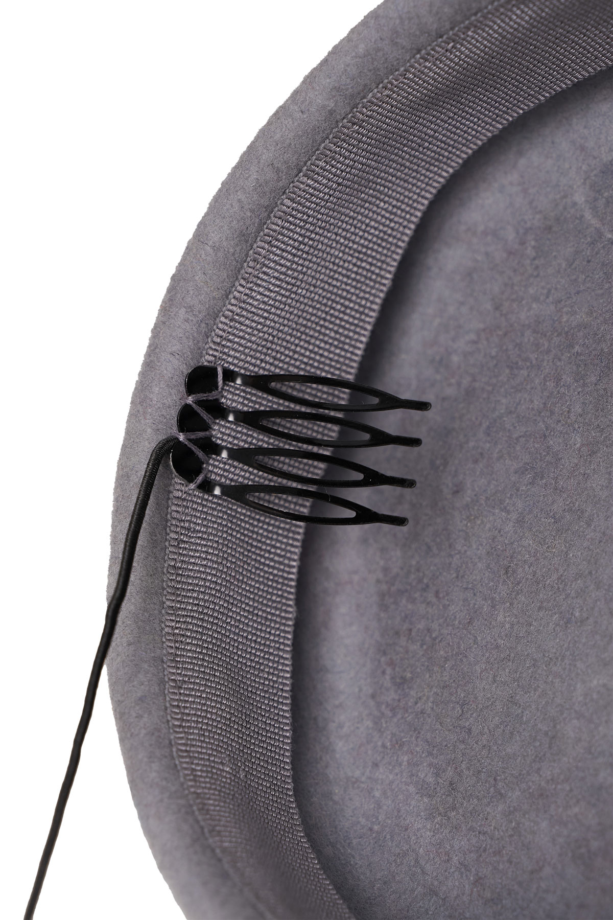 Берет с помпоном