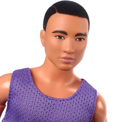 Барби Лукс 17 Кен в Фиолетовой Футболке Колор Блок - ! НЕ ИДЕАЛЬНАЯ КОРОБКА !