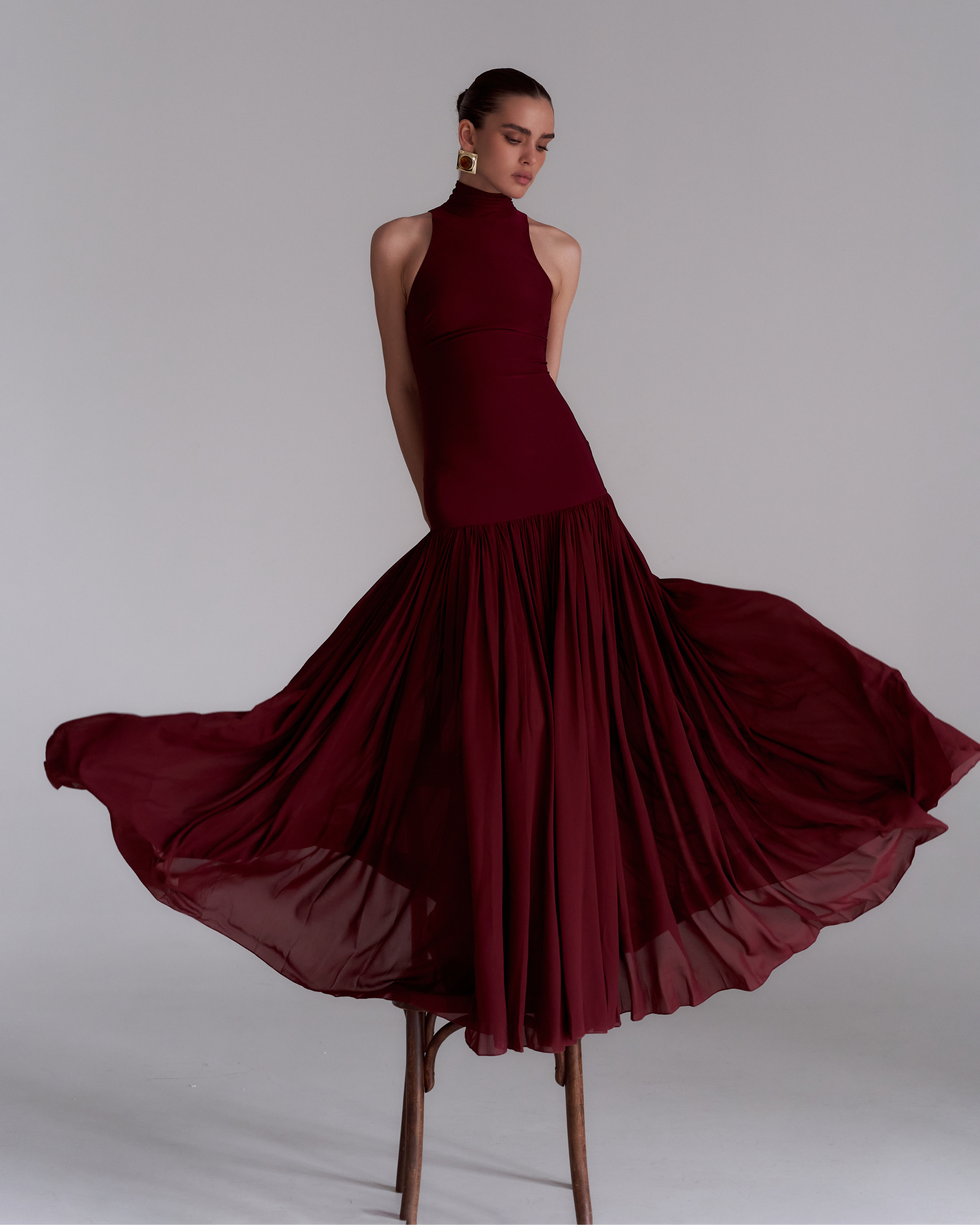 Платье с горлом, бордовое