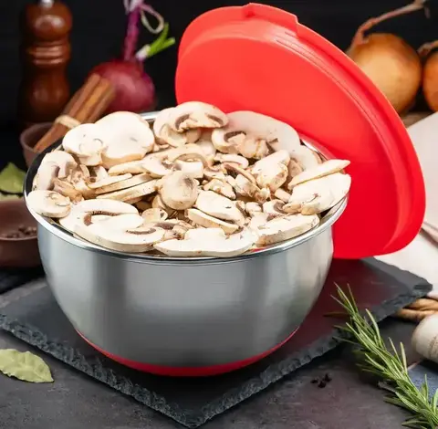 Миска Jolly Kitchen с крышкой, красная, 20 см, нержавеющая сталь 0,5 мм, объем 2 л