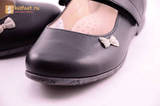 Туфли для девочек из натуральной кожи на липучке Лель (LEL), цвет черный. Изображение 14 из 18.