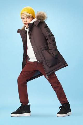 Удлиненная куртка для мальчик на био-пуху PULKA, цвет горький шоколад