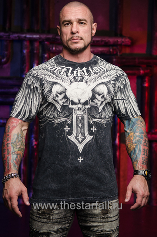 Affliction | Футболка мужская DEMON EYES A21331 перед на модели