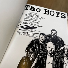 The Boys Oversized Hardcover Omnibus Vol. 3 (с автографом Гарта Энниса и Дэрика Робертсона) (БАМП)