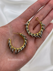 Серьги кольца массивные золотистые с серебристыми колечками 