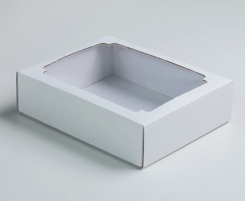 Коробка  с окном белая 18х15х5 см
