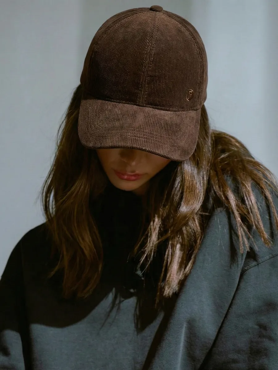 Бейсболка летняя вельвет весенняя