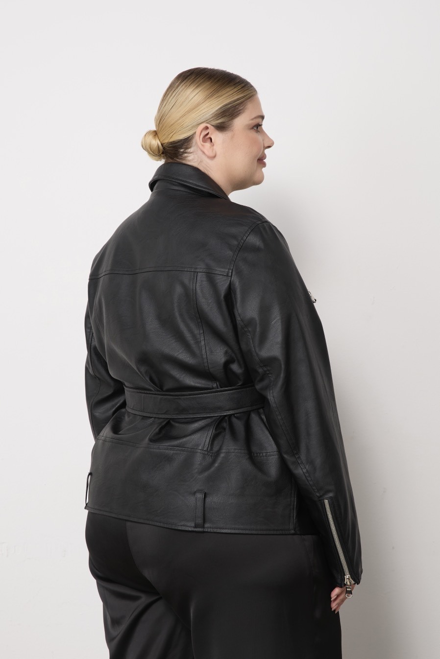 Куртка-косуха из экокожи, черный