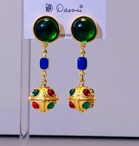 sergi-dlinnye-v-vintazhnom-stile-s-cvetnymi-vstavkami