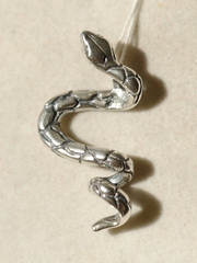 Змея(серебряная подвеска)