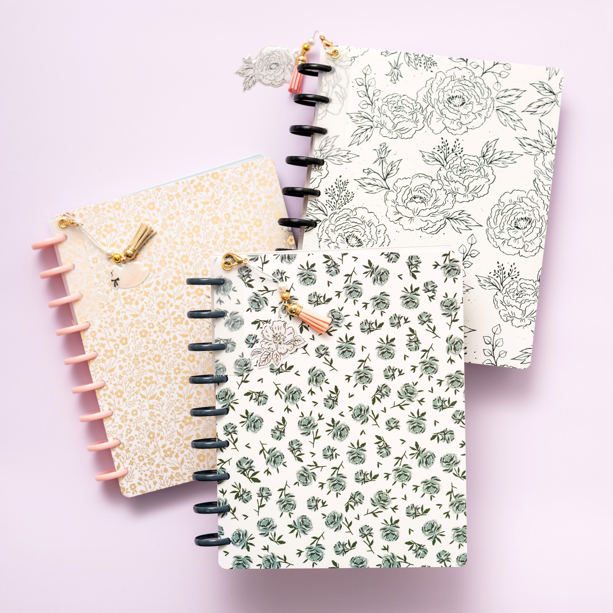 Планер на дисках, не датирован. Maggie Holmes Day-To-Day Undated Freestyle Planner 19х24 см-Gold Floral