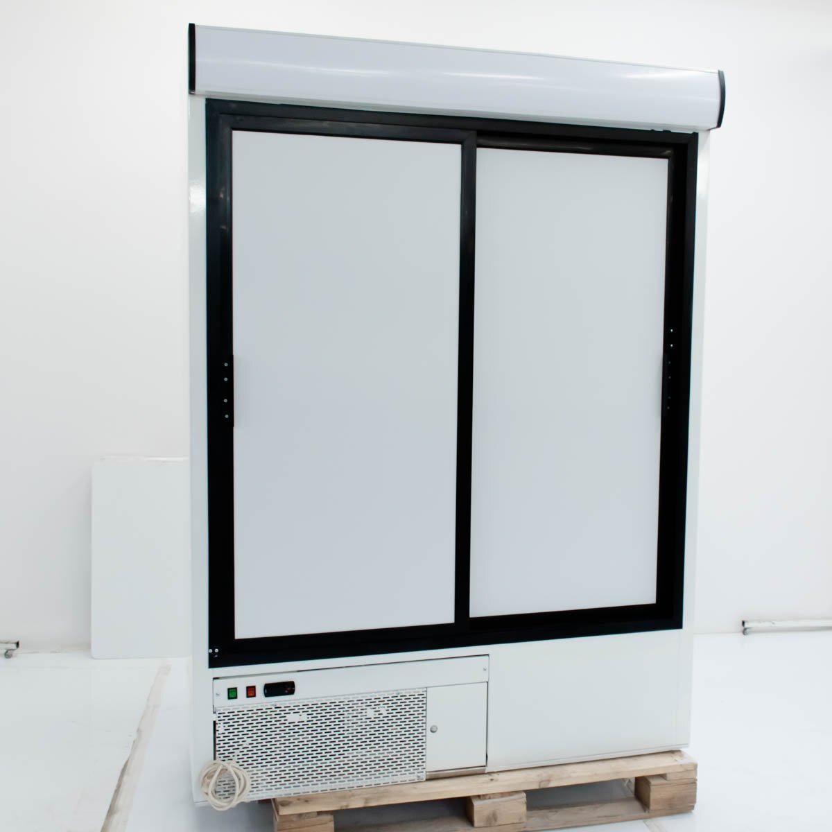 Шкаф холодильный Cold SW-1400 DR (пленка)