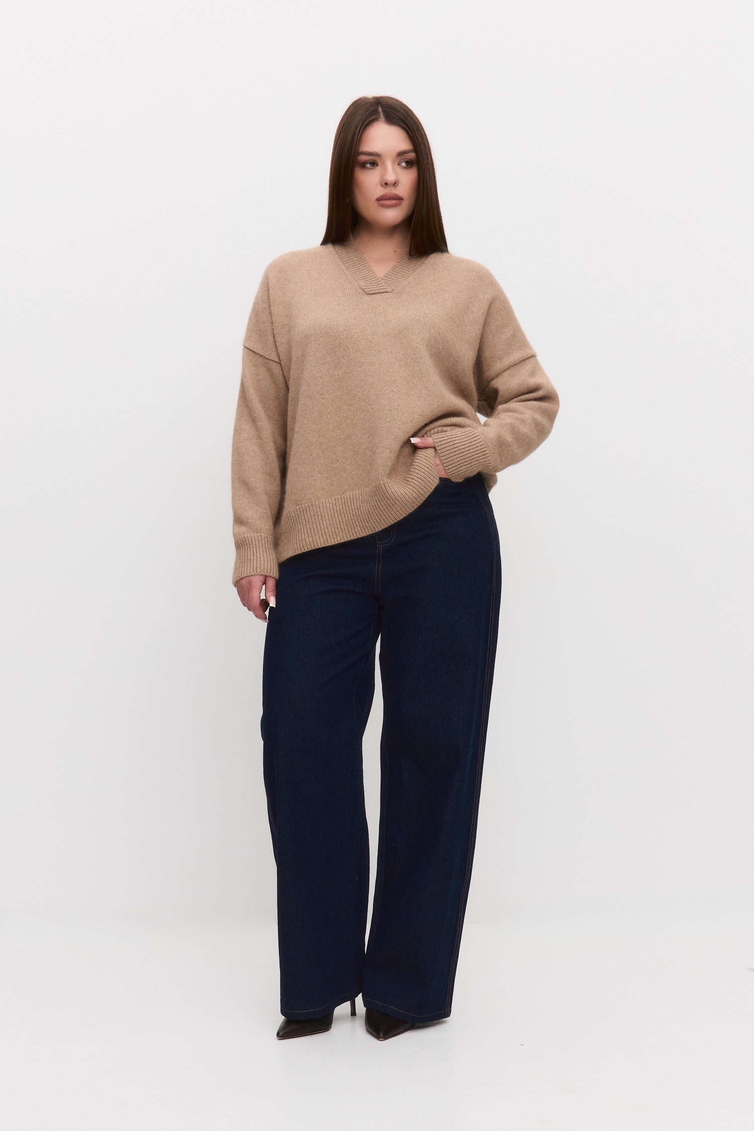 Джемпер вязаный из премиальной шерсти, бежевый