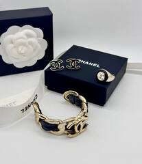 Браслет-манжета CHANEL черная кожа с золотом