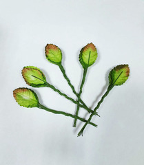 Лист розы из бумаги 2*3 см + проволока 6 см, 20 штук.