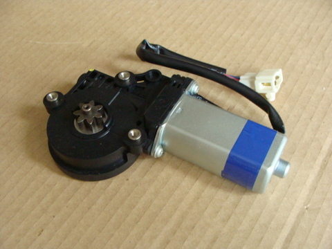 стеклоподъемник пер. левый (электр) Geely MK Cross  1018022867