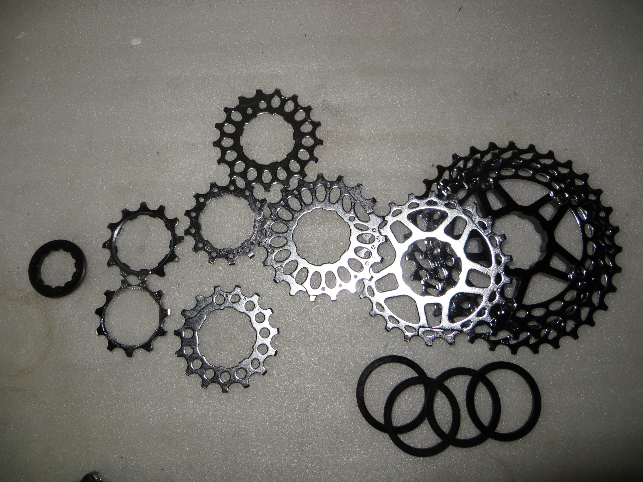 SRAM rf136