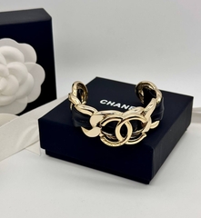 Браслет-манжета CHANEL черная кожа с золотом