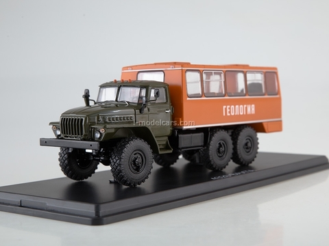 Ural-4320 NEFAZ-42112 shift work bus khaki-orange 1:43 Start Scale Models (SSM)