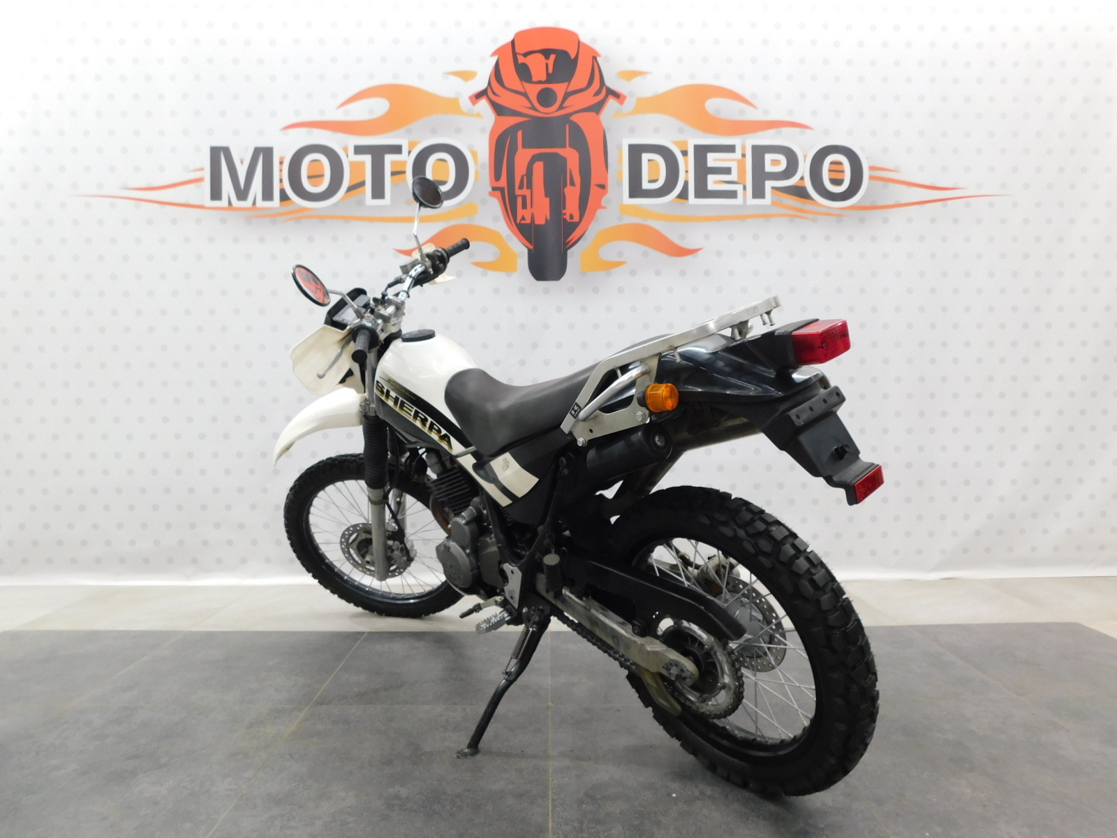 Мотоцикл Кавасаки кL250 SHERPA