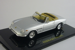 Ferrari 330 GTS Spyder silver box Altaya 1:43