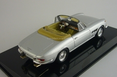 Ferrari 330 GTS Spyder silver box Altaya 1:43