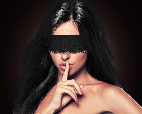 Черная кружевная маска Mystere Lace Mask - Shots Media BV Ouch! OU081BLK