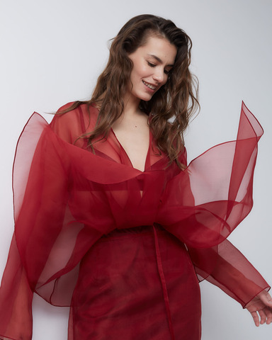 Блуза на пояске из шелковой органзы бордо