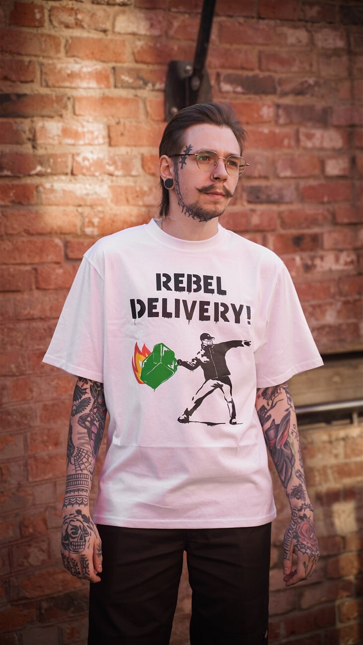 Rebel delivery! / оверсайз футболка – купить в Barking Store, актуальный  мерч с животными