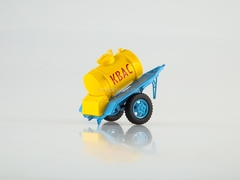 Trailer ACPT-0,9 tanker for Kvas yellow-blue 1:43 AutoHistory