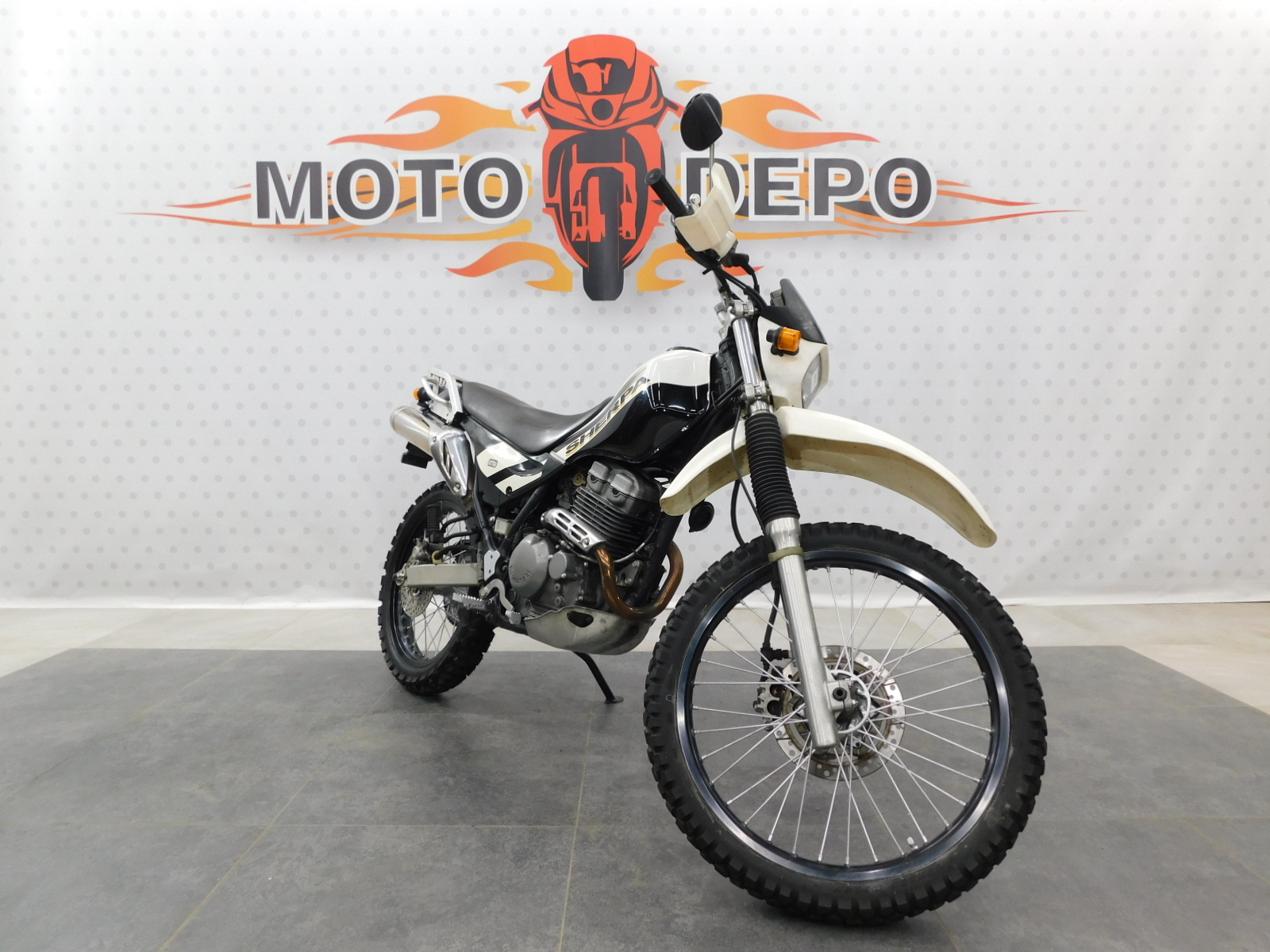 Мотоцикл Кавасаки кL250 SHERPA