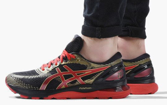 Элитные беговые кроссовки Asics Gel Nimbus 21 мужские 1011A257 001 -  распродажа в SkiRunner.ru