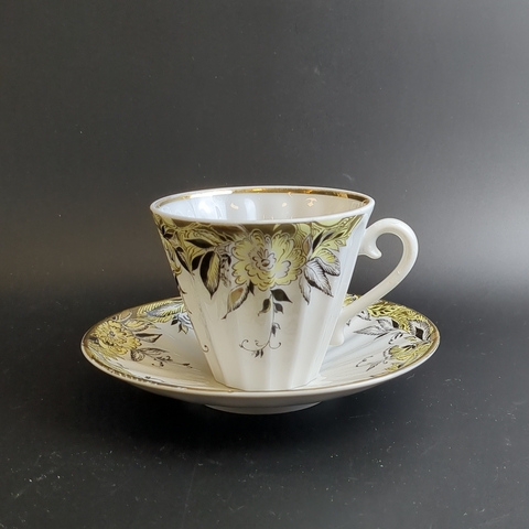 Чайная пара ЛФЗ - "Желтые цветы" - форма "Лучистая" - Тонкий фарфор - СССР