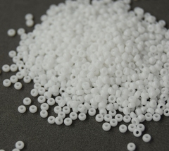 6/0 RR-0402 Opaque White