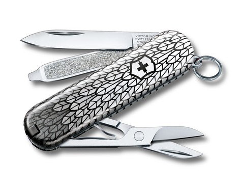 Складной нож-брелок Victorinox Classic Limited Edition 2021 Eagle Flight (0.6223.L2102) | Wenger-Victorinox.Ru