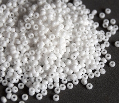 6/0 RR-0402 Opaque White