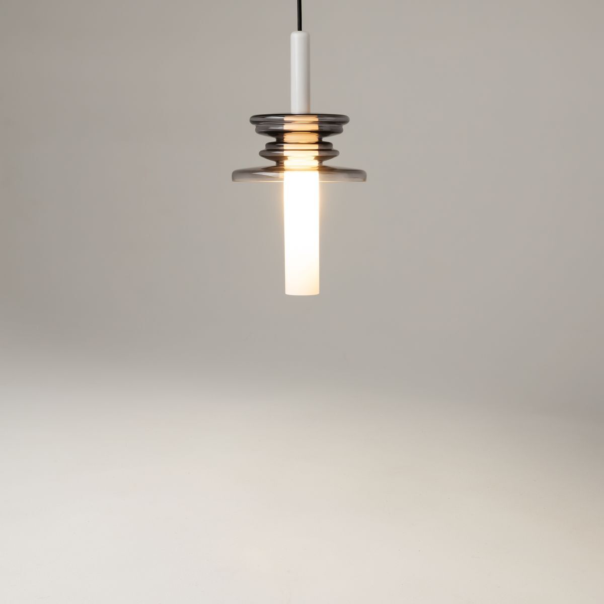 Подвесной светильник Maytoni Sound Wave MOD255PL-01B4