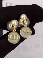 sergi-pusety-diorki-zhemchug-cdior-s-podveskami-s-ehmalyu