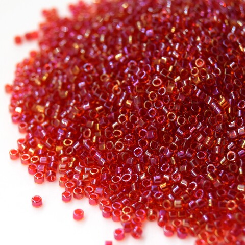 DB-2374 Бисер цилиндрический Миюки делика 11/0 Изысканный алый окрашен внутри /Miyuki delica 11/0 Fancy Lined Scarlet