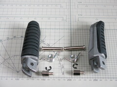 Подножки водительские Suzuki GSXR1300 GSR600 GSF1200 Bandit SV650 DL650